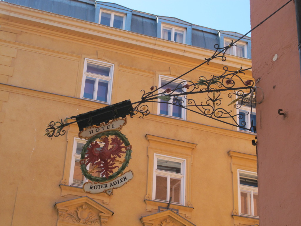 Placas são o charme do centro histórico de Innsbruck