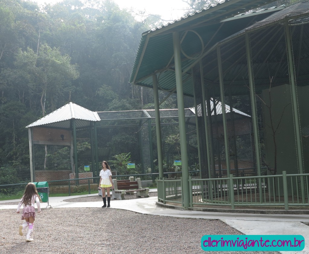 Parque Zoobotânico de Joinville - Viveiros com mais de 40 aves.