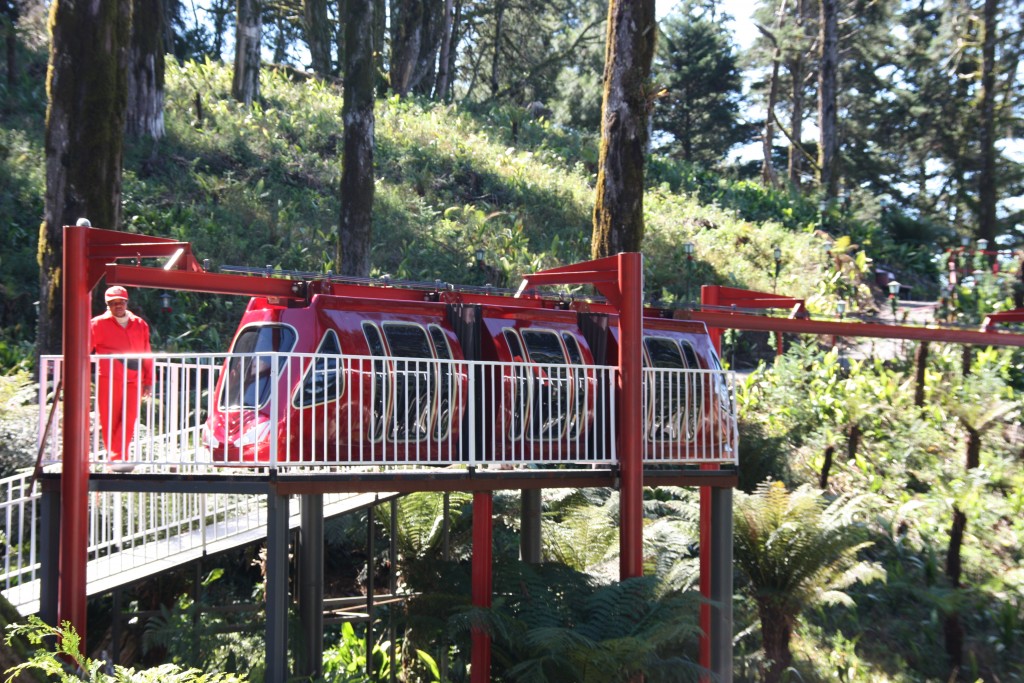 Monorail entre a Casa e a Fábrica do Papai Noel